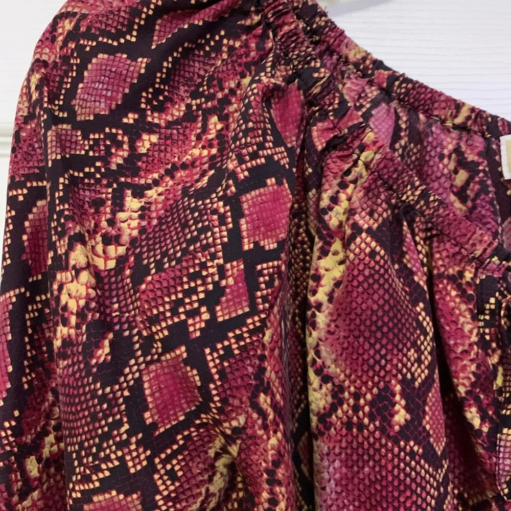 Michael Kors burgundy & blacks skin print peplum silk top Size XS